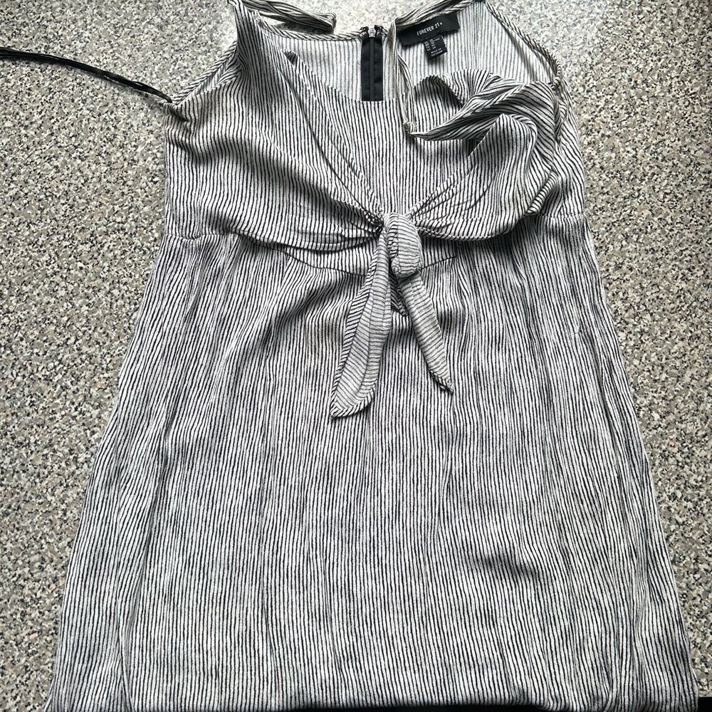 Forever 21 Gray Ribbed Tie Front Dress